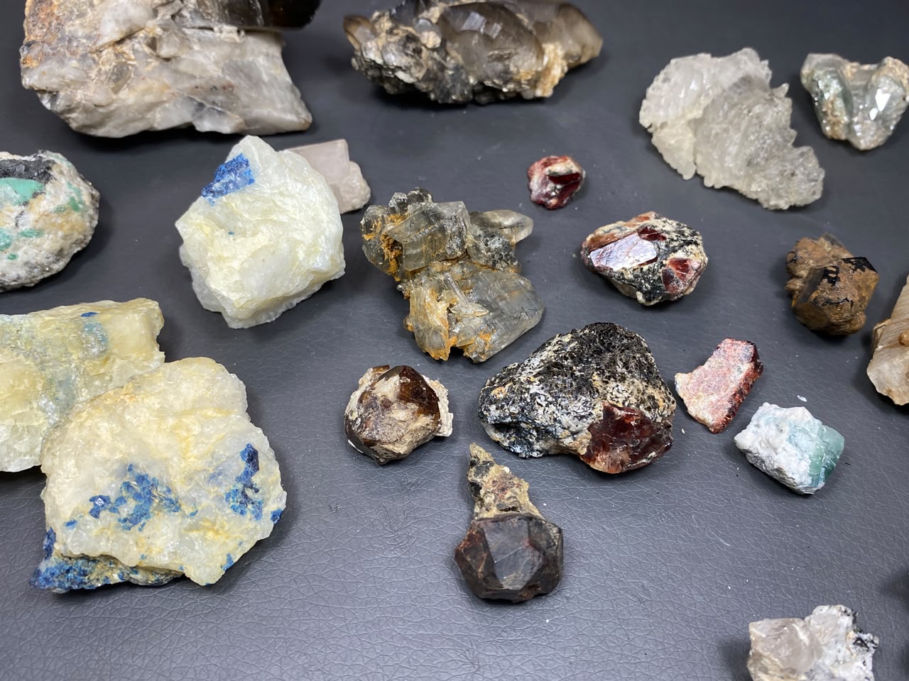 Mix Lot Specimens Origin from Skardu Pakistan