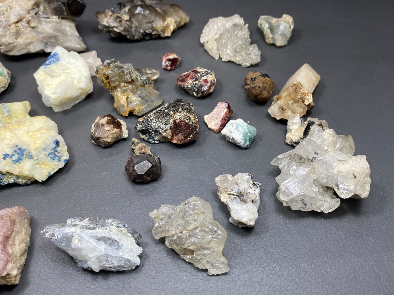 Mix Lot Specimens Origin from Skardu Pakistan
